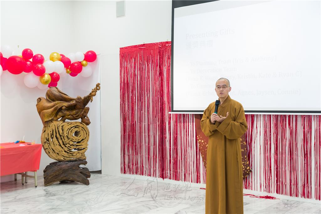 Ven. Hui Dong, the abbot of Hsi Lai Temple, encourages bilingual learners to be the best they can be.